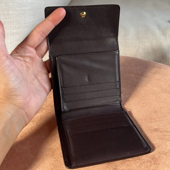 Authentic Louis Vuitton Vernis bi-fold Wallet